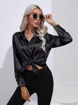 Doreen | Elegante Satin Charm Bluse – Schwarz