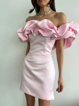Elegantes Satinkleid mit Volant, Off-Shoulder Mini für Feste | Mirla – Rosa