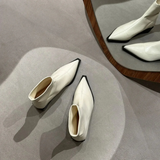 Elegante Stiefeletten mit spitzem Design – Weiß