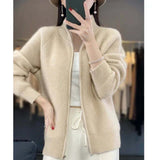 Elegante Strickjacke mit hohem Kragen – Beige