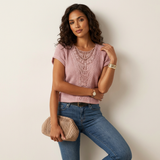 Elegante Spitzenbluse mit Rundhalsausschnitt und kurzen Ärmeln – Isabella – Rosa