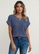 Elegante Spitzenbluse mit Rundhalsausschnitt und kurzen Ärmeln – Isabella – Dunkelblau
