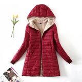 Elysiane langer mantel | leichte damenjacke mit fleeceeinsatz für den winter – Rot