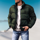 Herren-Pufferjacke mit glatter oberfläche | klare linienführung – Armeegrün