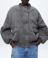 Wattierte damenjacke mit rippbündchen für herbst und winter – Grau