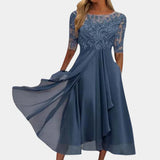 Naida – Elegantes Midikleid aus Spitze und Chiffon – Blau