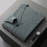Lucian – Die stilvolle & vielseitige Herren-Strickjacke – Edles Blau