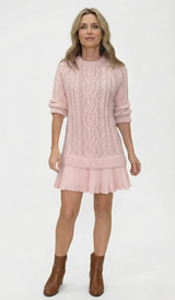 Dilin – Strickkleid Mit Zopfmuster – Rosa