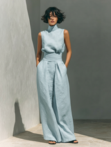 Maria – Set aus Tanktop und weiten Hosen aus Baumwolle und Leinen im minimalistischen Stil für Damen – Hellblau