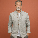 Herrenhemd im japanischen Stil mit hohem Kragen und asymmetrischen Knöpfen | Arjan – Grau