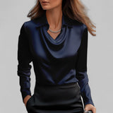 Andrea | Elegante Bluse mit drapiertem Ausschnitt – Marineblau