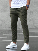 Atlden | Slim Fit Joggerhose mit Tunnelzug – Armee grün