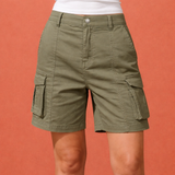 Cargo-Shorts mit elastischem Bund und mehreren Taschen für Damen | Mirelle – Olivgrün
