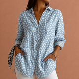 Bedruckte Damenbluse mit klassischem Kragen und Knopfverschluss | Yvonne – Hellblau