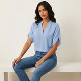 Luftige Damen Sommerbluse mit V-Ausschnitt - Aurélie – Blau