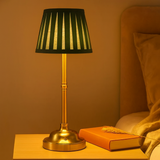 Lumora | Elegante kabellose LED-Tischleuchte – Grün