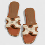 ADÈLE RAPHIA | SOMMERLICHE SANDALEN – Braun