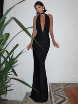 Kristal – Elegantes Neckholder-Maxikleid – Schwarz