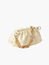 Lederclutch mit goldener Kette – Weiß