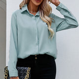 Damen nan klassische Satinbluse mit verdeckter Knopfleiste und lässigem Hemdblusen-Schnitt Drune – Matcha-Grün