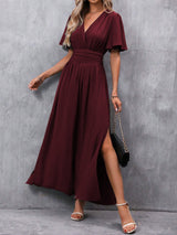 Schwarzes Maxikleid Damen – V-Ausschnitt, Schlitz & Flatterärmel – Weinrot