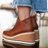 Damen nan Keilabsatz-Stiefelette mit verstecktem Plateau und elastischen Einstiegsleisten Drune – Kaffeebraun
