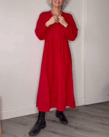 Teresa - Langes Maxikleid mit langen Ärmeln und minimalistischem Stil – Rot