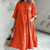 Damen nan locker fallendes A-Linien Kleid mit V-Ausschnitt-Knopfleiste, 3/4-Ärmeln und aufgesetzten Eingrifftaschen Drune – Orange-Rot