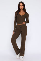 Laureen | Ausgestellter Jumpsuit mit langen Ärmeln – Braun