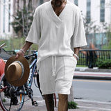Herren nan lässiges Strick-Set mit V-Ausschnitt, Kurzarm-Oversize und Kordelshorts Drune – Weiß