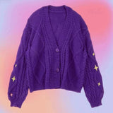 Damen nan oversize Strickcardigan mit Zopfmuster und Sternapplikationen V-Ausschnitt Knopfleiste Drune – Violett