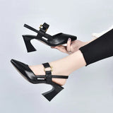 Orthopädische Sandalen mit Absatz – Schwarz