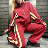 Damen nan athletisches Zweiteiler-Set aus French Terry mit Reißverschluss Cropped Jacke und weitem Highwaist Jogger Drune – Rot