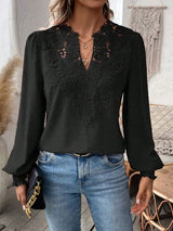 Damen nan Spitzenapplikation V-Ausschnitt Bluse mit Strukturpunkt, gerafften Manschetten und leicht taillierter Silhouette Drune – Schwarz