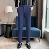 Herren-Hose mit formbetonter passform | geradliniger stil – Blau