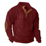 Herren nan grober Rippstrick-Pullover mit Stehkragen, Knopfleiste und markanten Ellenbogenpatches Drune – Weinrot