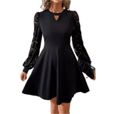 Damenkleid mit Glockenrock und Spitzeneinsatz – Stilvoll, schmal geschnitten und elegant – Schwarz