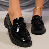Damen nan Lack-Loafer mit auffälligem Kettendetail und gepolsterter Plateau-Laufsohle Drune – Schwarz (Glanz D77)