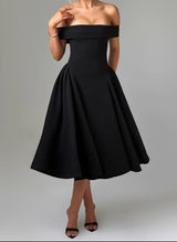 Cleane | Kleid mit entblößten Schultern Ausgestellt Midi – Schwarz