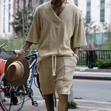 Herren nan lässiges Strick-Set mit V-Ausschnitt, Kurzarm-Oversize und Kordelshorts Drune – Khaki