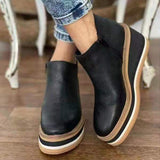 Damen nan Keilabsatz-Stiefelette mit verstecktem Plateau und elastischen Einstiegsleisten Drune – Schwarz