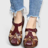 KIANA | Elegante Riemen-Wedges – Weinrot