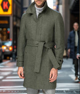 Herren eleganter Trenchcoat mit taillierbarem Gürtel und hochwertigem Innenfutter Aliams – Grün