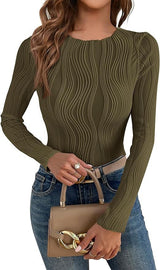 Damen nan figurbetontes Rippstrick-Longsleeve mit Wellendetail und Rundhalsausschnitt Drune – Militärgrün