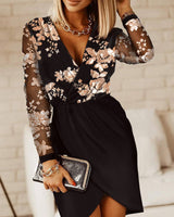 Bairbre – Etui Kleid Mit Gekreuztem Ausschnitt – Blumenmuster