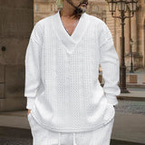 Herren nan grob gestrickter V-Ausschnitt-Pullover mit Zopfmuster und relaxed Fit Drune – Weiß