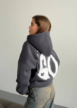Oversized Hoodie mit abstraktem Rückendruck – Urban, Cozy & Ausdrucksstark – Grau