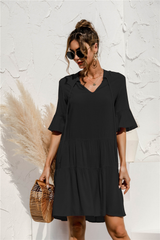 Damen Kleid Mini | tiefe Taille und gleichmäßige Schnittführung – Schwarz