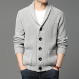 Herren Strickjacke mit hoch geschlossenem Kragen und praktischen Taschen Aliams – Hellgrau