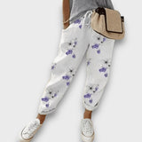Lenja – Leichte Sommerhose mit künstlerischem Print – Weiß